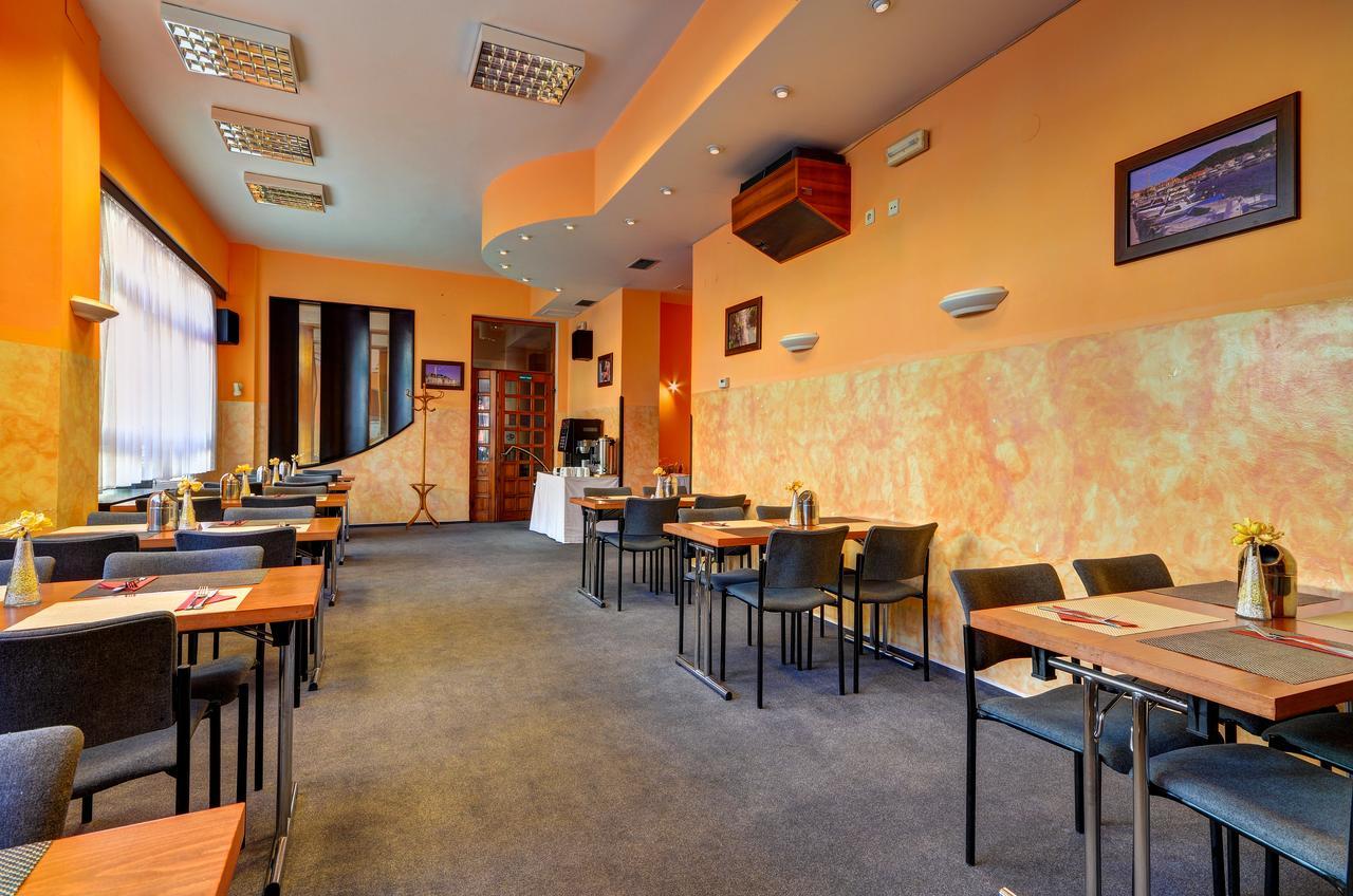 Hotel Pizzeria Istria Velké Losiny Esterno foto
